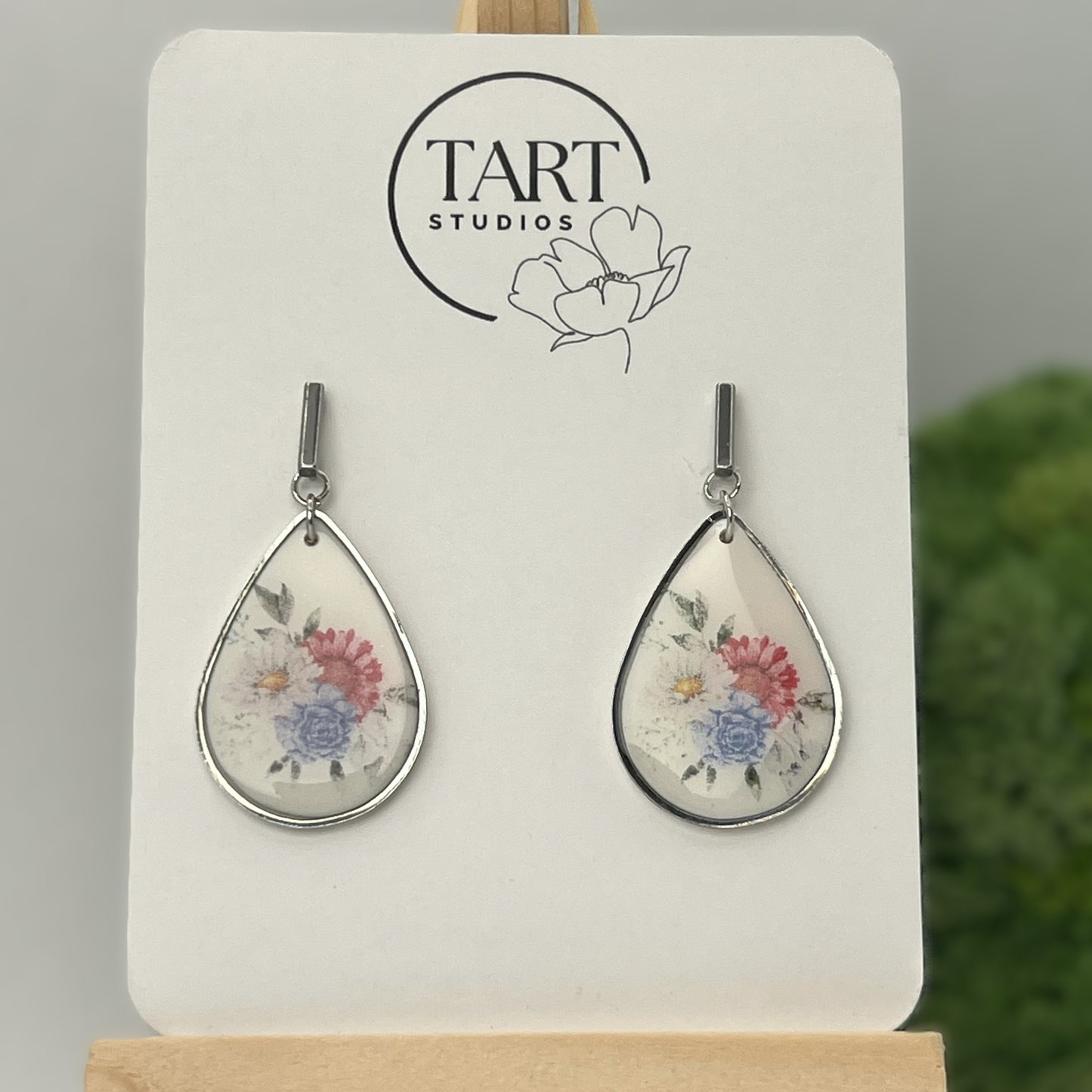 Vintage Floral Drop