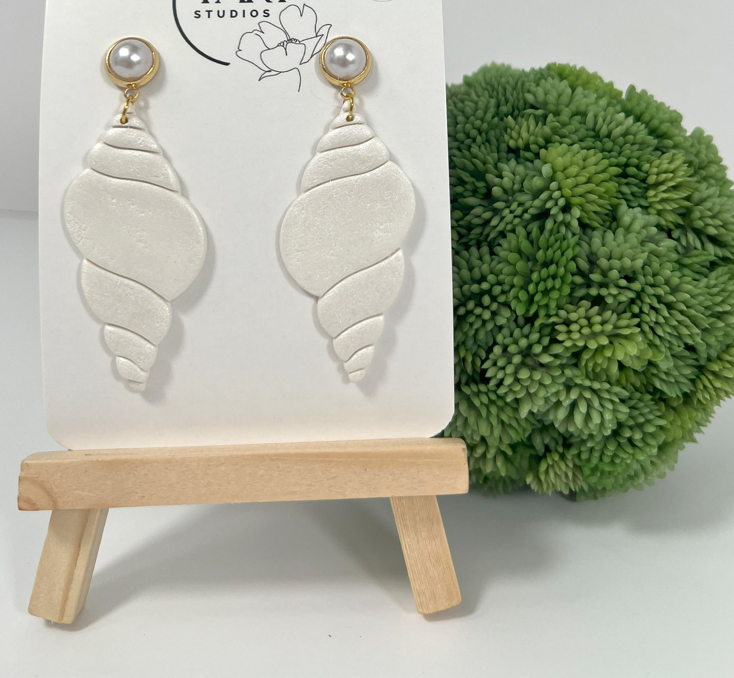 Pearl Spiral Shell Drop