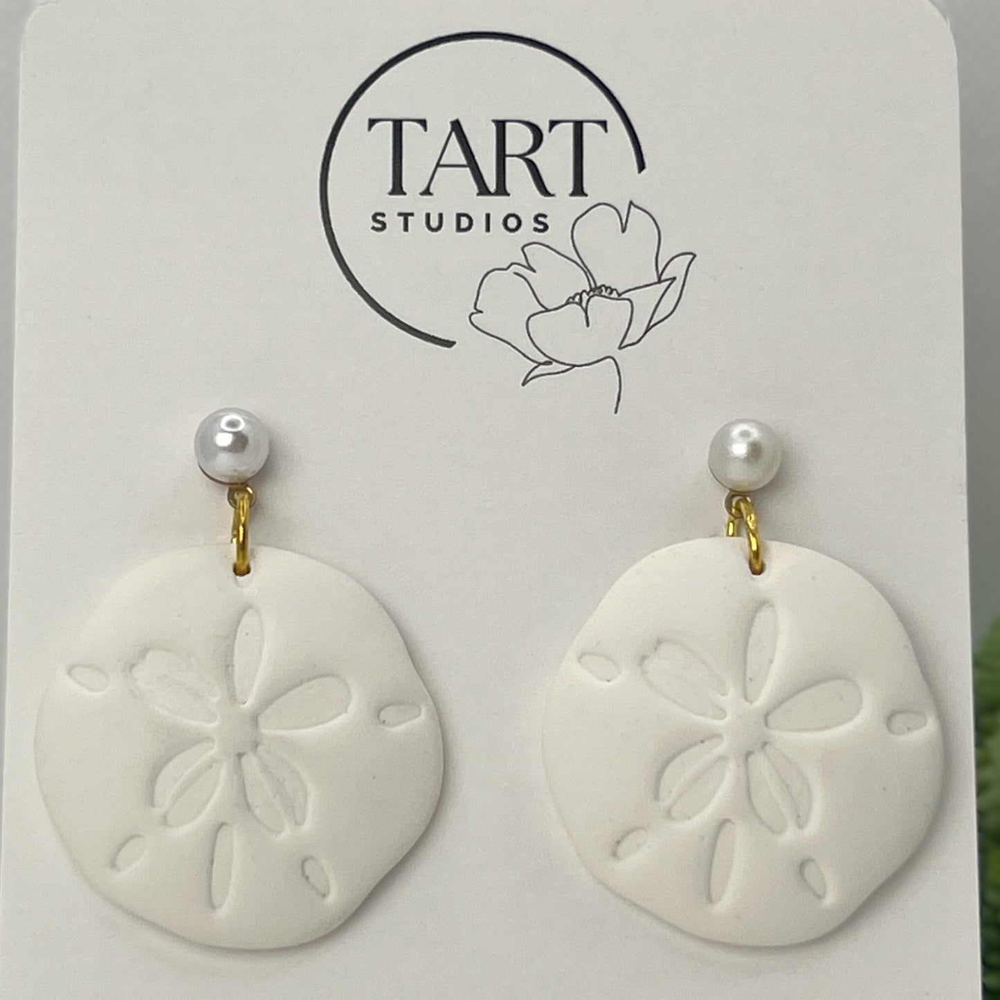 Pearl Sand Dollar Drop
