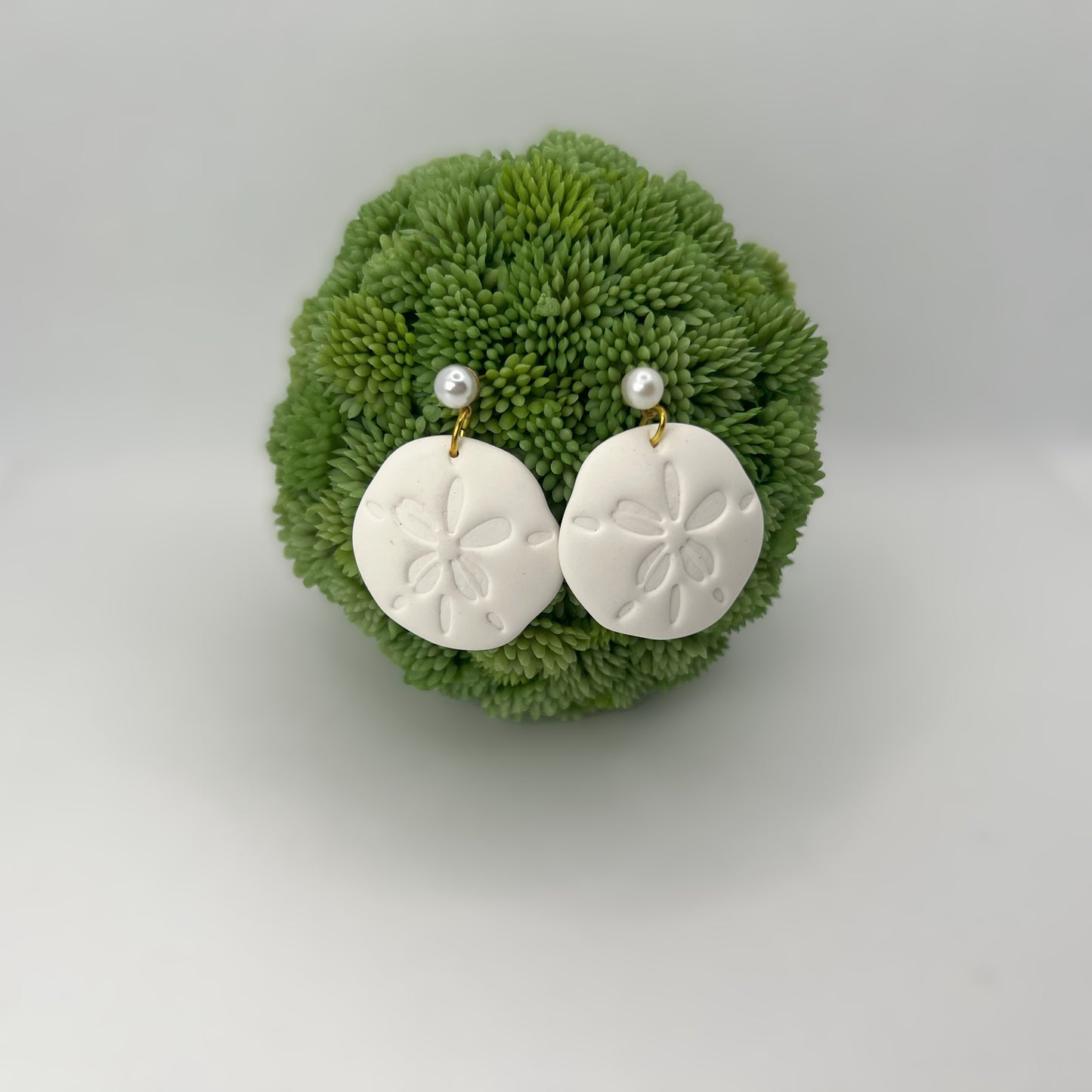 Pearl Sand Dollar Drop