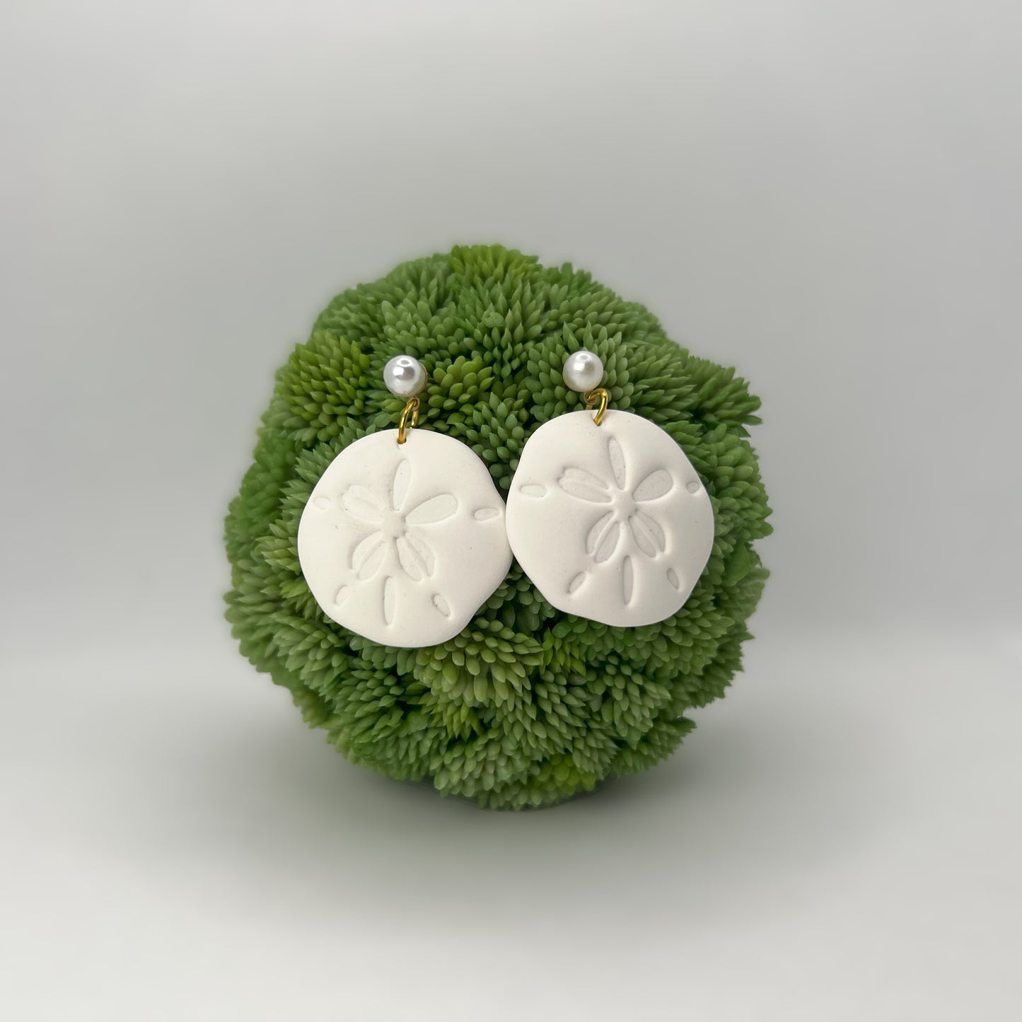Pearl Sand Dollar Drop