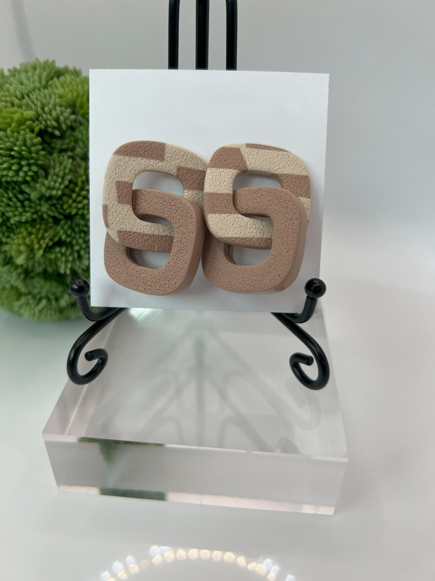 Checkmate Square Knot