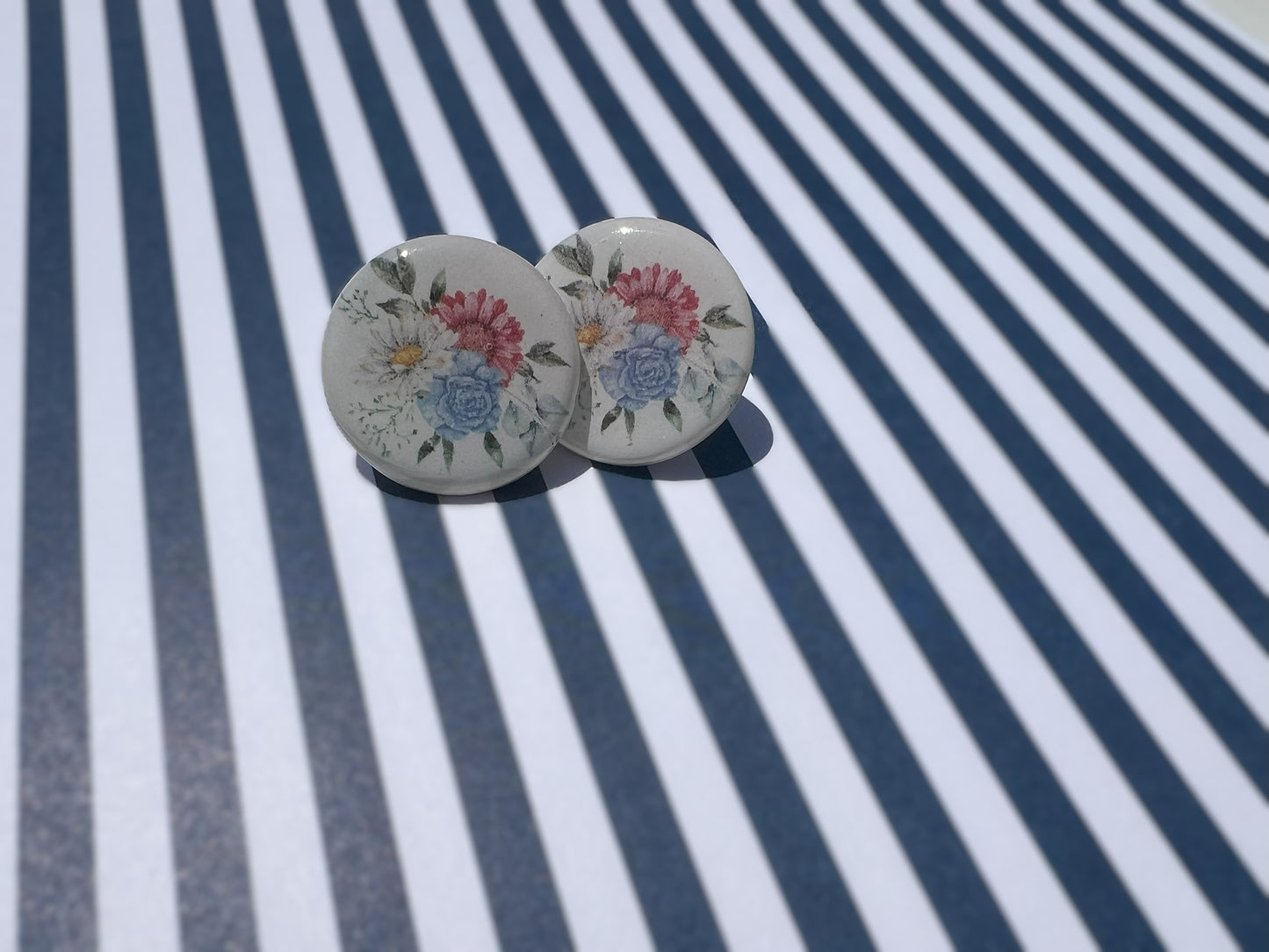 Vintage Floral Stud